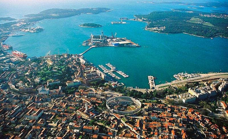 Apartman Adriatic Pula Buitenkant foto